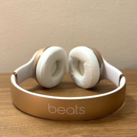 Beats Solo 3 Wireless Headphones, Gold/White - Picture 2 of 7